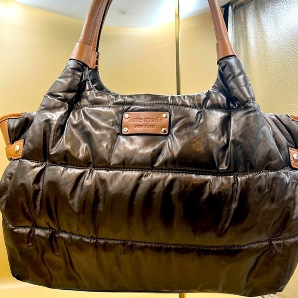 Beautiful Kate Spade bag she will turn heads  Large!